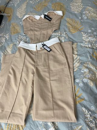 Traje pantalón beige - top & pantalón