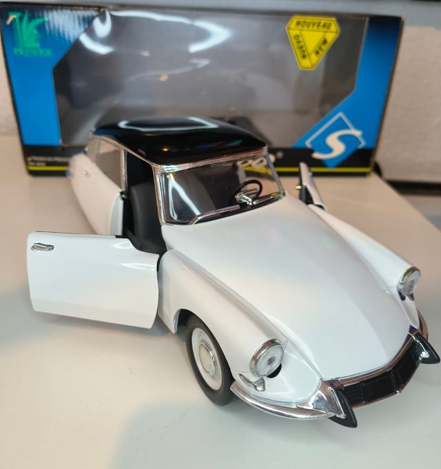 Citroën DS19 1963 - Coche escala 1:18