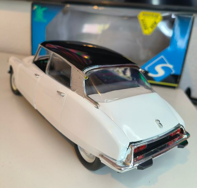 Citroën DS19 1963 - Coche escala 1:18