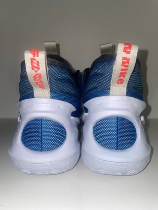 Nike Cosmic Unity numero 43.