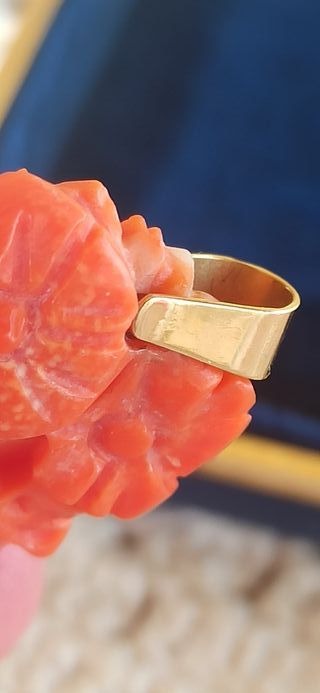 Colgante coral y oro antiguo