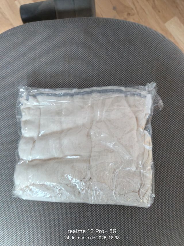 2 bufandas, una gruesa y otra fina Solo envio