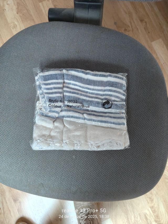 2 bufandas, una gruesa y otra fina Solo envio