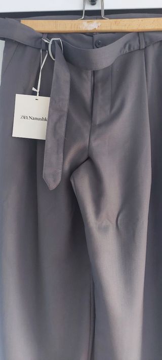 Traje exclusivo Nanushka 