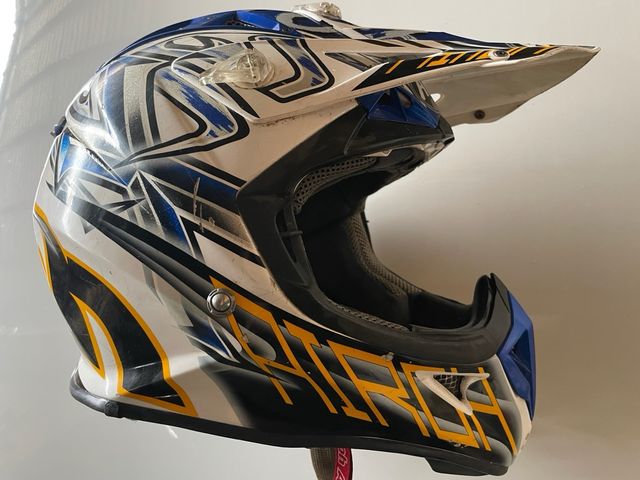 Casco airoh aviator de segunda mano por 150 EUR en Cimanes de la