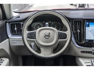 Volvo XC60 T8 Momentum AWD Auto 287 kW (390 CV)