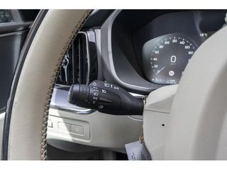 Volvo XC60 T8 Momentum AWD Auto 287 kW (390 CV)