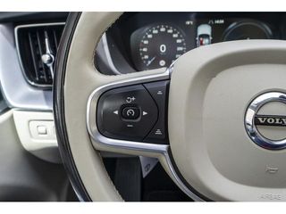 Volvo XC60 T8 Momentum AWD Auto 287 kW (390 CV)
