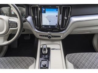 Volvo XC60 T8 Momentum AWD Auto 287 kW (390 CV)