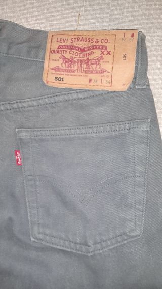 VAQUERO VINTAGE LEVI'S 501 W28 L34 EN COLOR GRIS