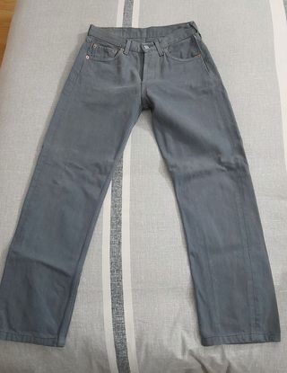 VAQUERO VINTAGE LEVI'S 501 W28 L34 EN COLOR GRIS
