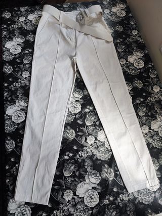 Pantalón blanco cinturon
