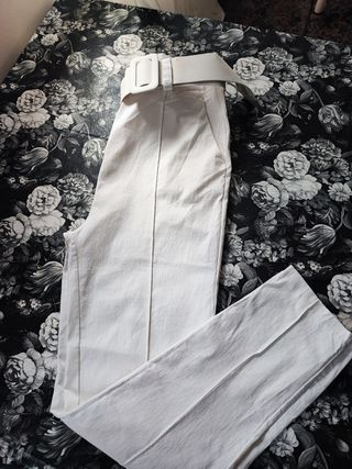 Pantalón blanco cinturon