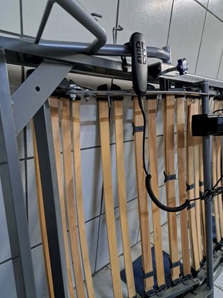 Cama articulada con colchon antiescaras motor