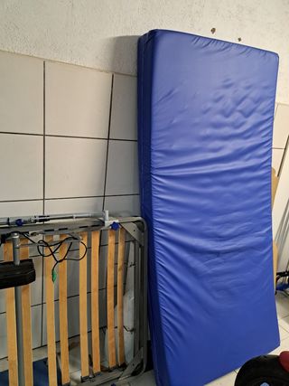 Cama articulada con colchon antiescaras motor