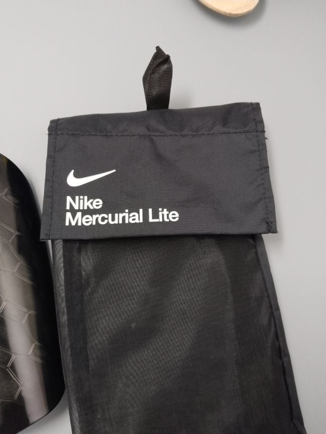Espinilleras Nike Mercurial Lite