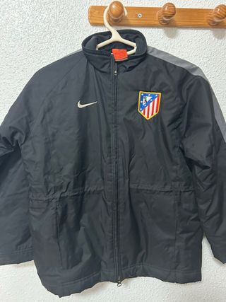 Cazadora Atlético Madrid Nike niño
Talla 8-10 años
