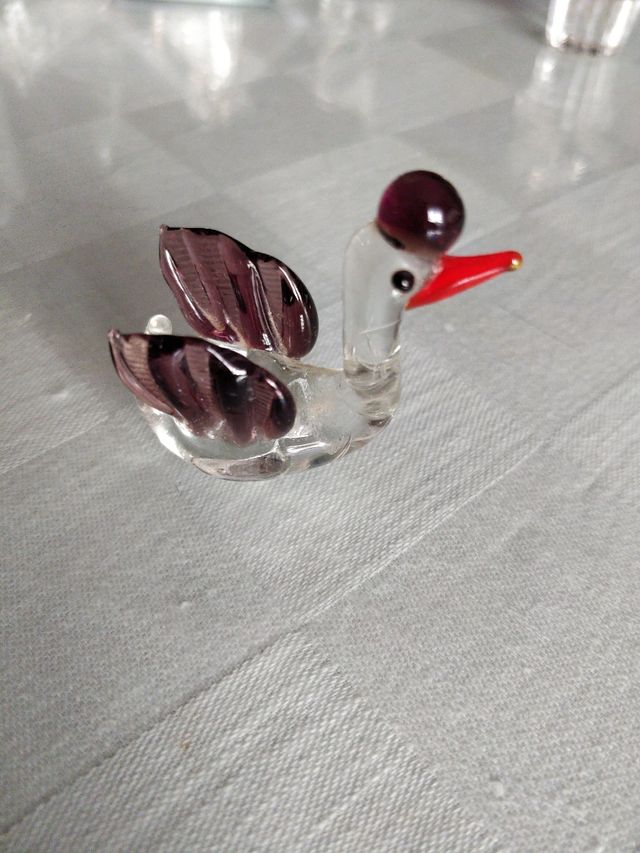 Miniatura cisne cristal morado
