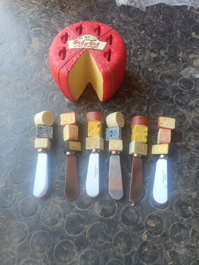 Juego cuchillos untar mini babybel