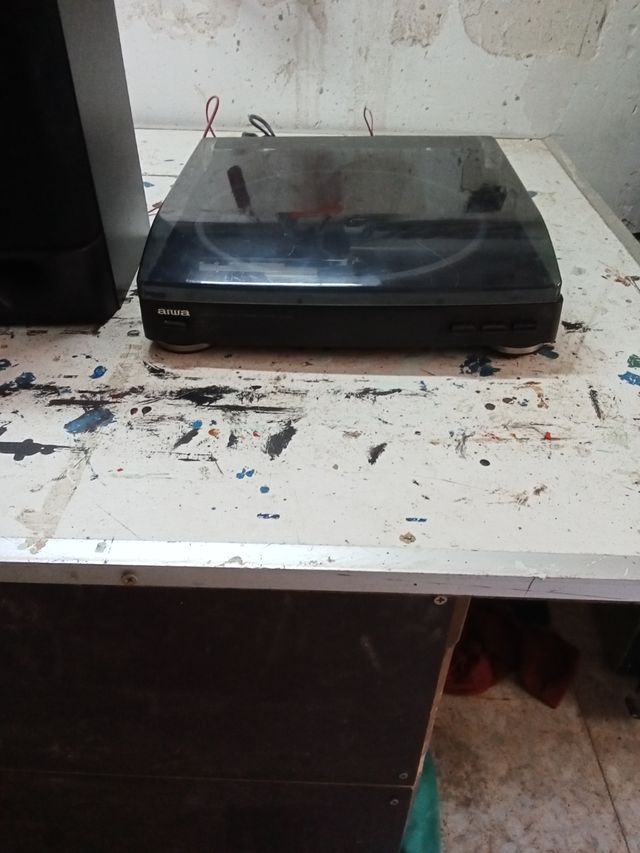 Tocadiscos y altavoces