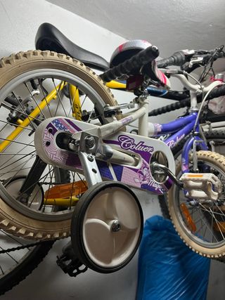 Bicicleta niña 16" con ruedines