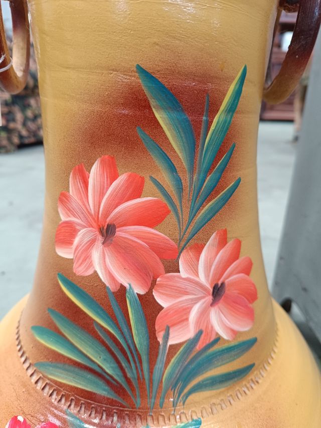 Jarrón pintado a mano