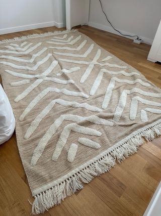 Alfombra KaveHome lana beige y blanca