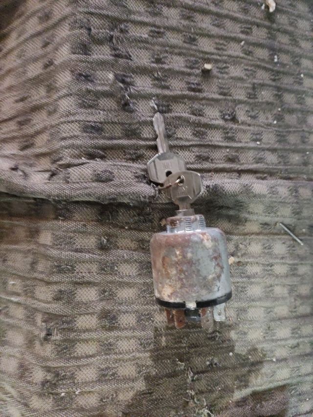 Clausor con llave Seat, Fiat clásico.