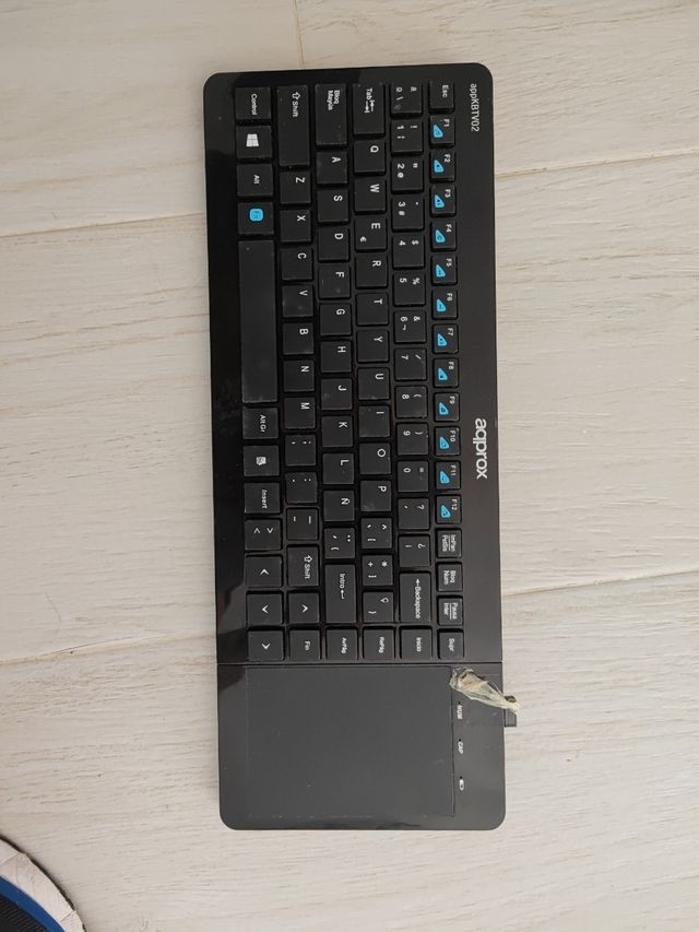 Teclado bluetooth con panel ratón