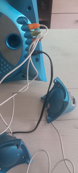 Juego de altavoces JBL nuevos