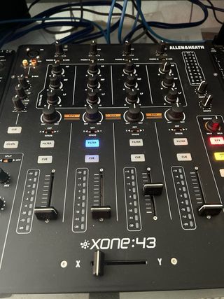 Equipo sonido completo, mesa mezcla Xone 2Technics