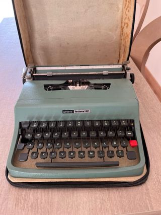 Olivetti Lettera 32 - Máquina de escribir vintage