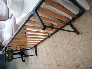 Somier metálico 80x180, con patas plegables y rued