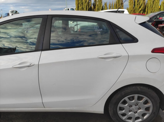 Puerta trasera izquierda Hyundai i30 II (201 y_346