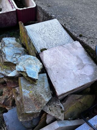 Lotes de baldosas hormigón-piedra