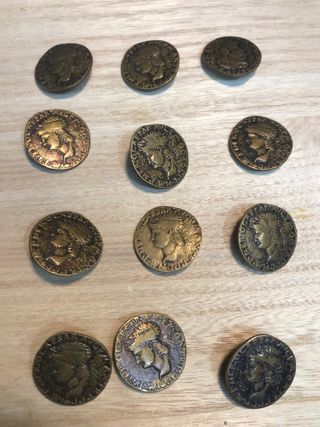 12 Botones dorados estilo romano