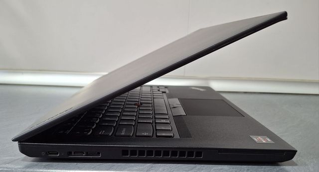 Lenovo ThinkPad Ryzen 5 Pro Disco solido 1000Gb