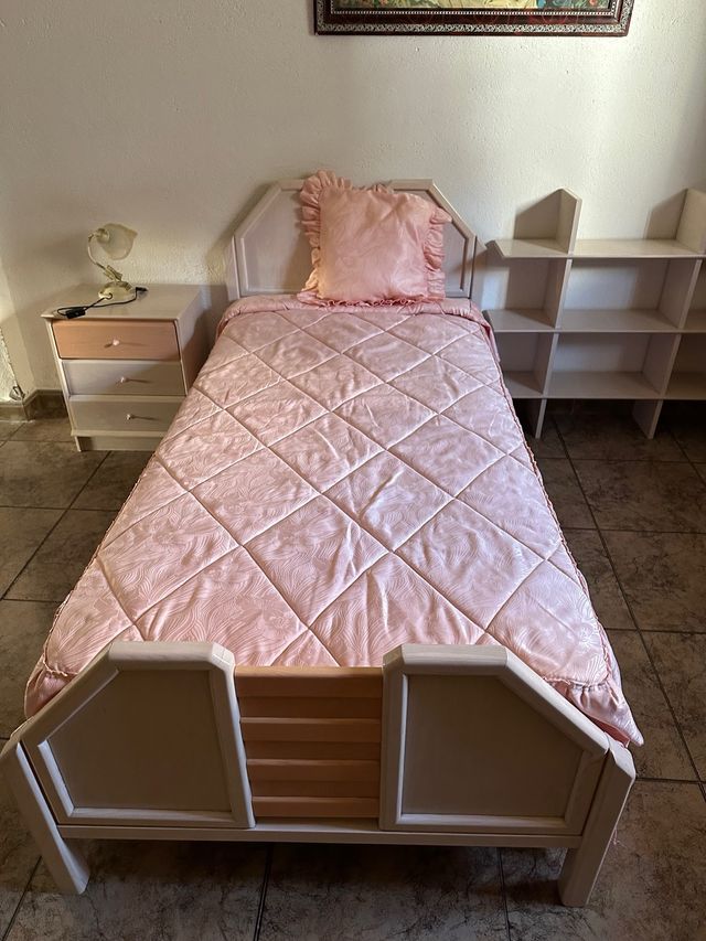 Cama individual infantil rosa + estanteria