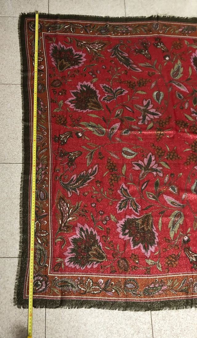 Sciarpa, pashmina, scialle con frange