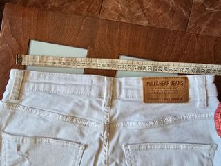 Pantalón chico blanco Pull Bear talla 40