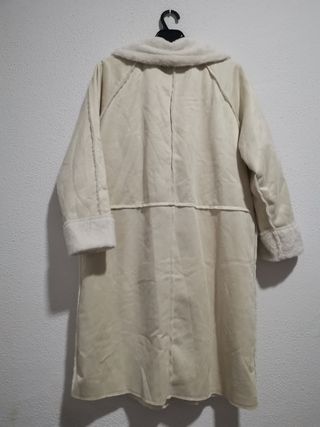 Abrigo beige talla M amplio