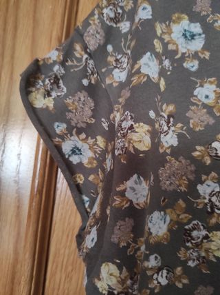 Camiseta flores