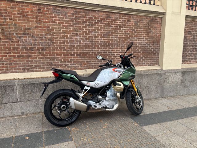 Moto Guzzi V100 S Verde