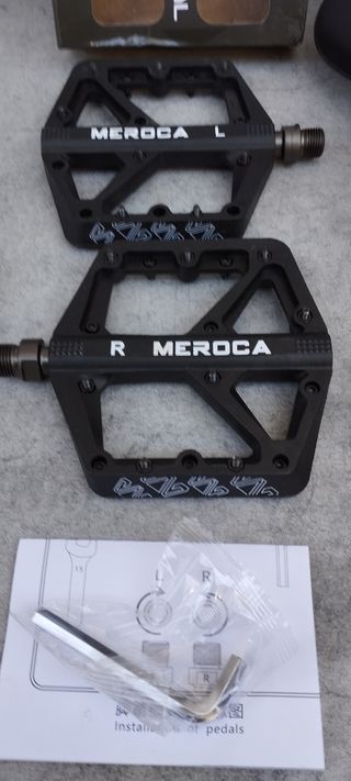 JUEGO DE SILLÍN, PEDALES Y PUÑOS EN OFERTA