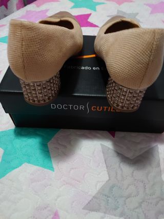 Zapatos Doctor Cutillas beige, talla 38