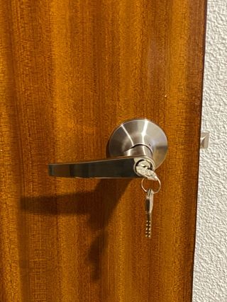 Manilla y Cerradura puerta interior