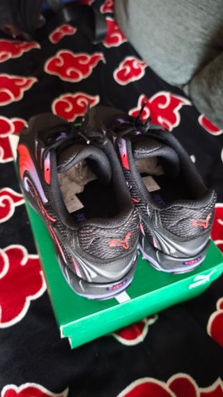 Zapatillas Puma Inhale Hombre - violetas, rojas y