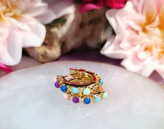 Aros chapados en oro 18K y bolitas de colores