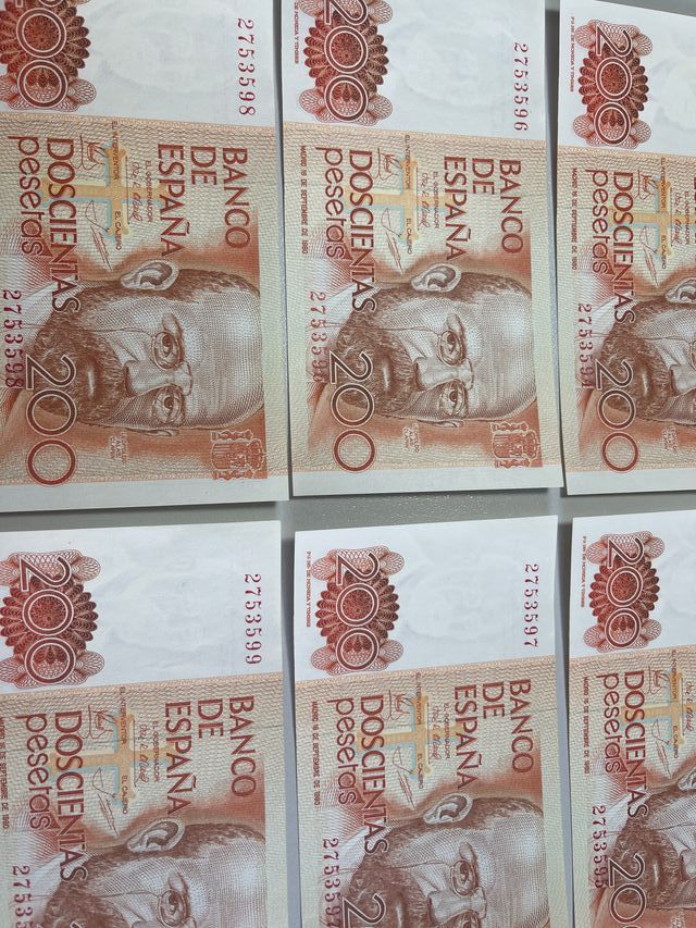 Lote Premium - 10 billetes consecutivos de 200 Pes