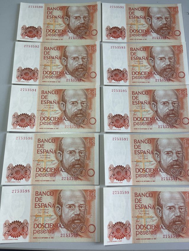 Lote Premium - 10 billetes consecutivos de 200 Pes